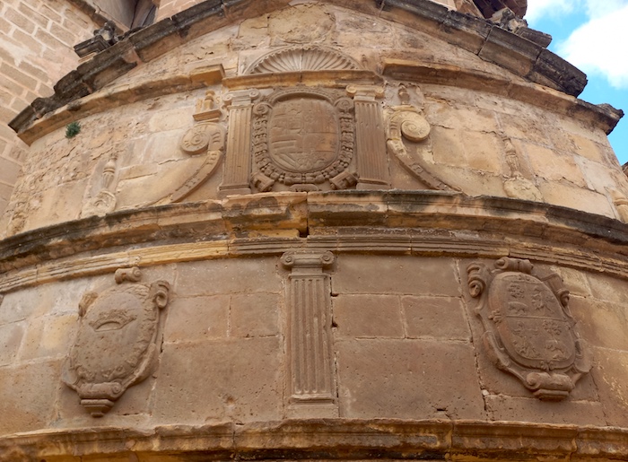 Escudos de la fuente de San Pablo de Úbeda