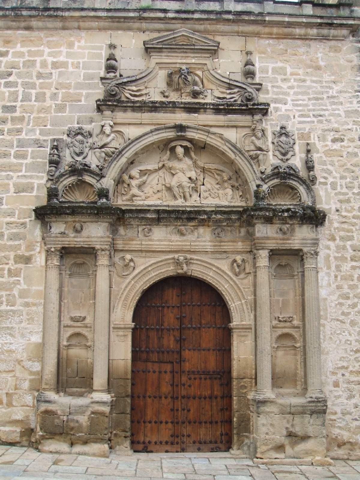 Portada de Poniente de la iglesia de San Nicolás de Bari de Úbeda