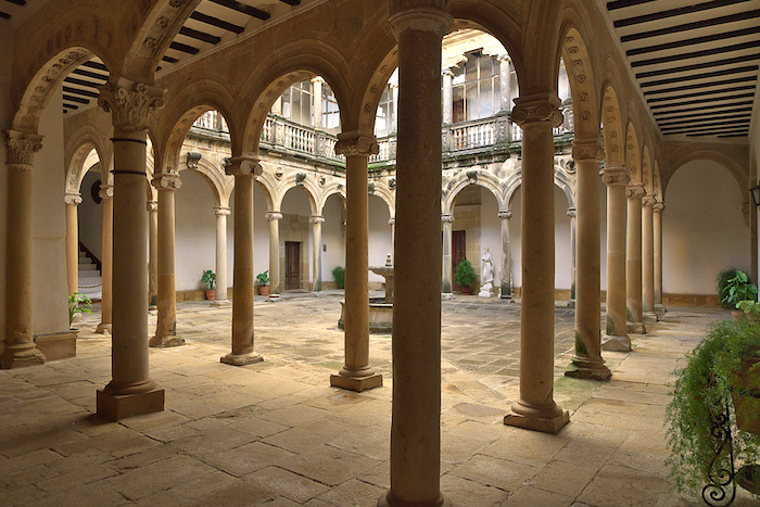 Patio del Castillo de Canena en Jaén