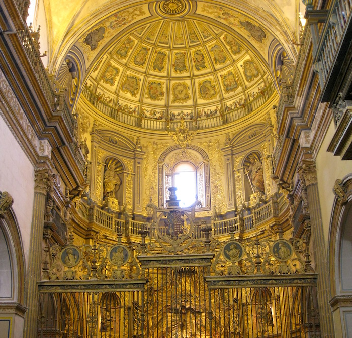 Interior de la Sacra Capilla del Salvador de Úbeda, enterramiento de Francisco de los Cobos y María de Mendoza y Sarmiento