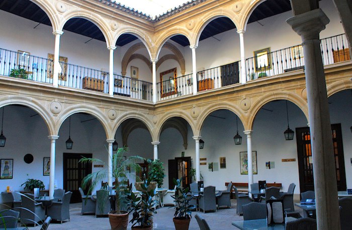 Patio del palacio del Deán Ortega, actual Parador de Turismo de Úbeda
